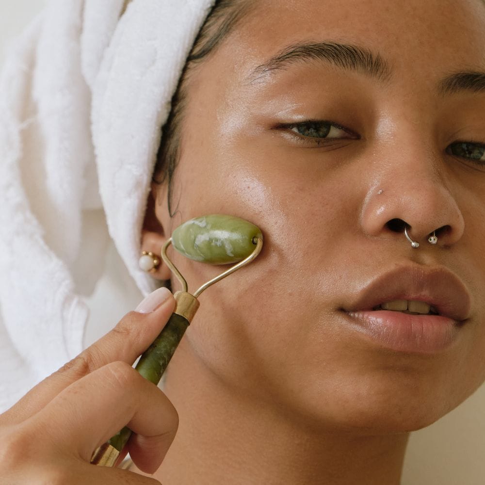 Masażer roller do twarzy jedeitowy kamień do masażu twarzy 5 Masażer roller do twarzy jedeitowy kamień do masażu twarzy - obrazek 5